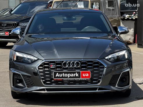 Audi S5 2023 серый - фото 2