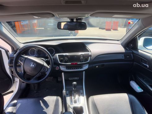 Honda Accord 2013 белый - фото 13