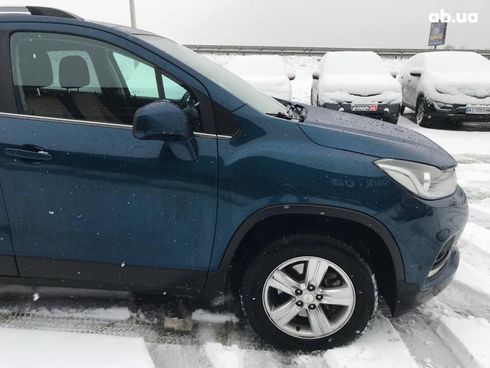 Chevrolet Trax 2019 синий - фото 9