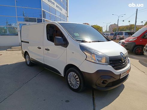 Renault Trafic 2017 белый - фото 9