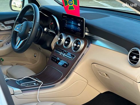 Mercedes-Benz GLC-Класс 2021 белый - фото 20