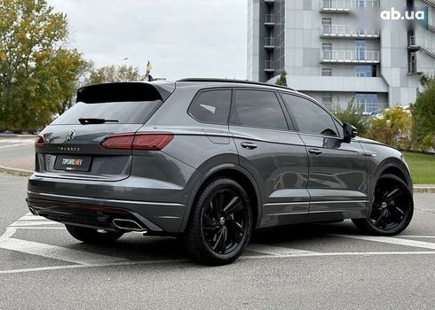 Volkswagen Touareg 2023 - фото 19