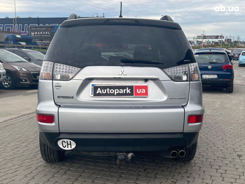 Mitsubishi Outlander 2012 серый - фото 21