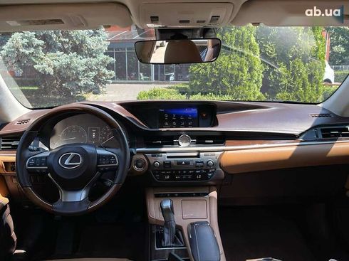 Lexus ES 2016 - фото 22