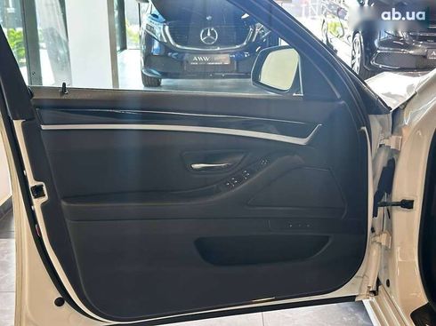 BMW 5 серия 2014 - фото 14