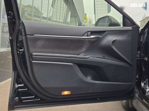 Toyota Camry 2019 - фото 16