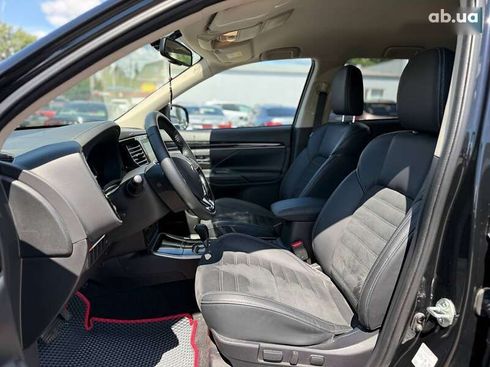 Mitsubishi Outlander 2020 - фото 16
