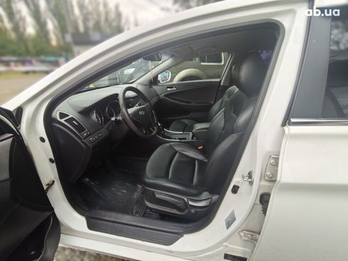 Hyundai Sonata 2016 белый - фото 9