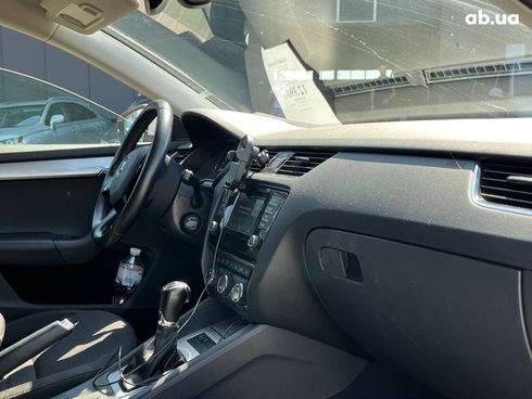 Skoda Octavia 2015 белый - фото 8
