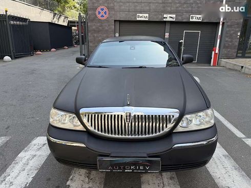 Lincoln Town Car 2003 - фото 4