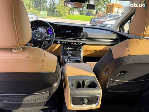 Kia Carnival 2021 - фото 27