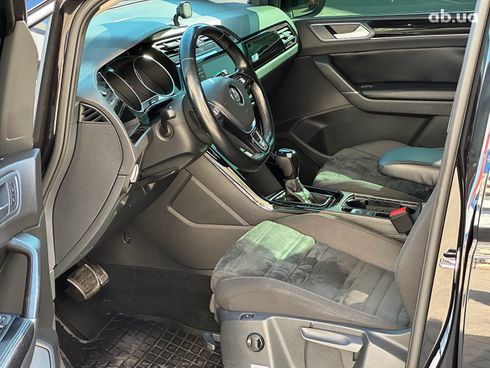 Volkswagen Touran 2017 черный - фото 11