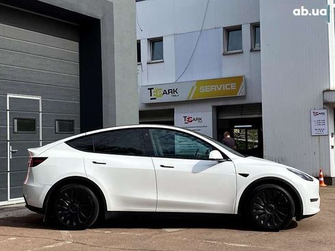 Tesla Model Y 2021 - фото 11