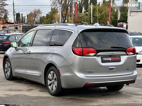 Chrysler Pacifica 2017 - фото 8
