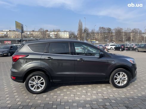 Ford Escape 2019 серый - фото 5