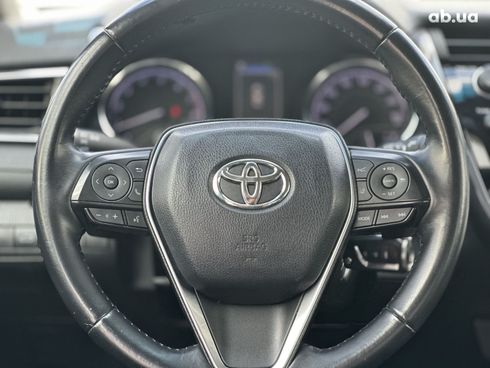 Toyota Camry 2018 красный - фото 20