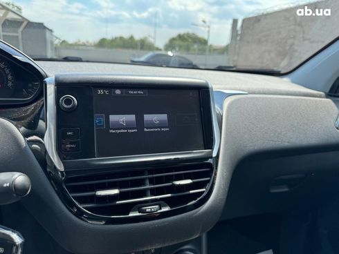 Peugeot 208 2017 белый - фото 18