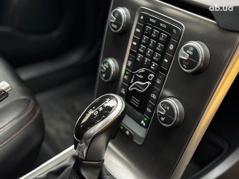 Volvo V40 2015 черный - фото 34