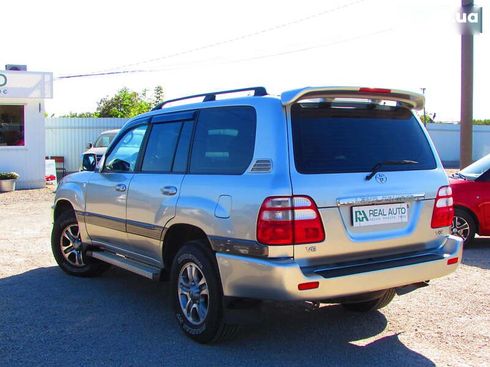 Toyota Land Cruiser 2004 - фото 2