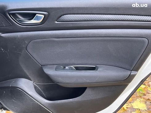 Renault Megane 2018 белый - фото 22