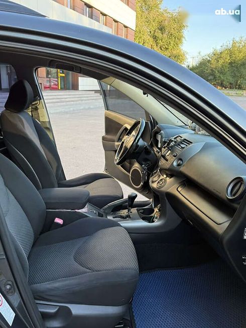 Toyota RAV4 2006 - фото 12