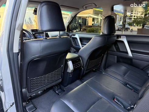 Toyota Land Cruiser Prado 2019 - фото 26