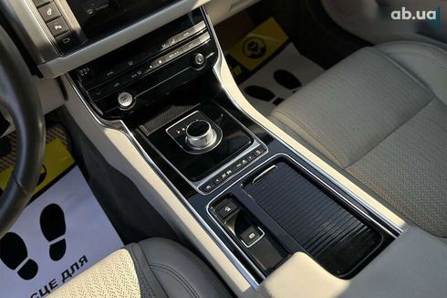 Jaguar XF 2016 - фото 27