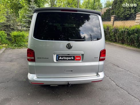 Volkswagen Multivan 2012 серый - фото 8