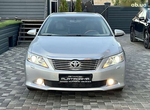 Toyota Camry 2013 - фото 2
