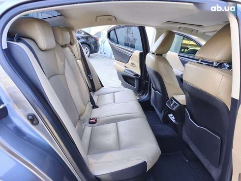 Lexus ES 2021 - фото 13