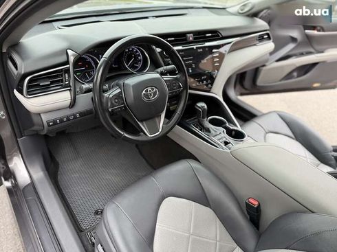 Toyota Camry 2019 - фото 22