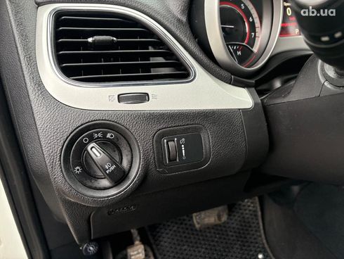 Dodge Journey 2014 белый - фото 16