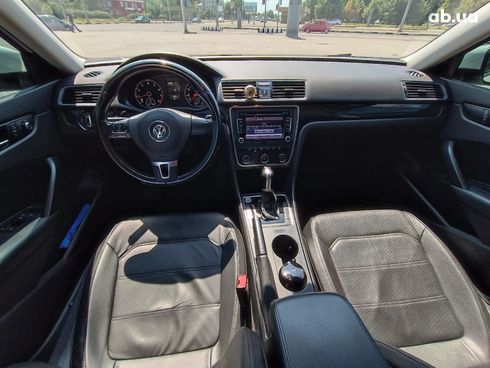 Volkswagen Passat 2015 бежевый - фото 26