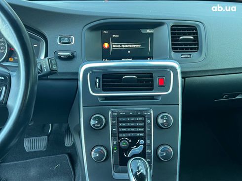 Volvo V60 2014 белый - фото 26