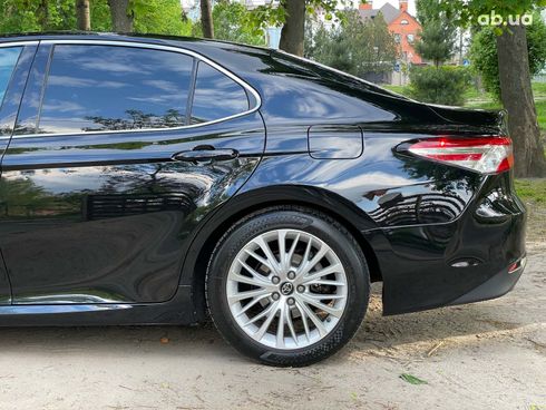 Toyota Camry 2017 черный - фото 16