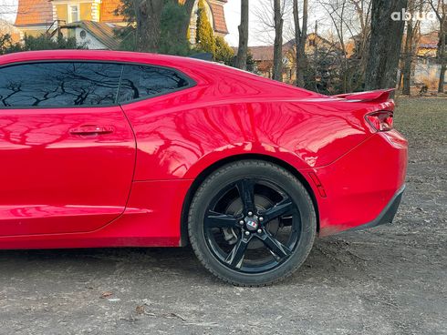 Chevrolet Camaro 2016 красный - фото 10