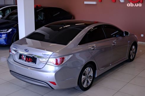 Hyundai Sonata 2014 серый - фото 5