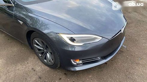 Tesla Model S 2019 - фото 8