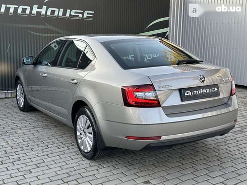 Skoda Octavia 2017 - фото 25