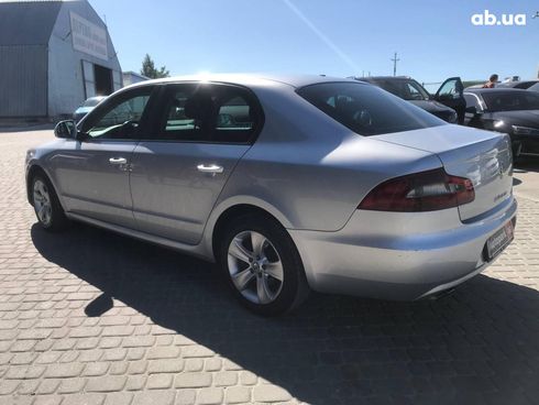 Skoda Superb 2012 серый - фото 7