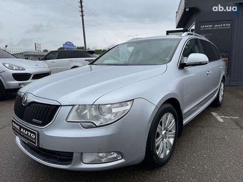 Skoda Superb 2011 - фото 2