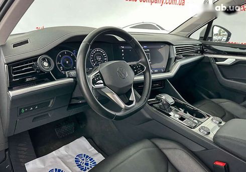 Volkswagen Touareg 2020 - фото 12