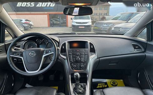 Opel Astra 2011 - фото 18