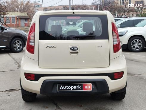 Kia Soul 2012 бежевый - фото 9