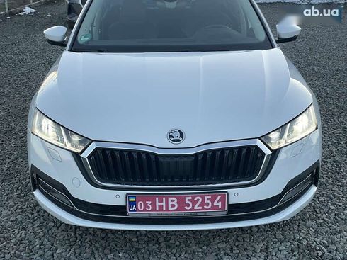 Skoda Octavia 2021 - фото 10