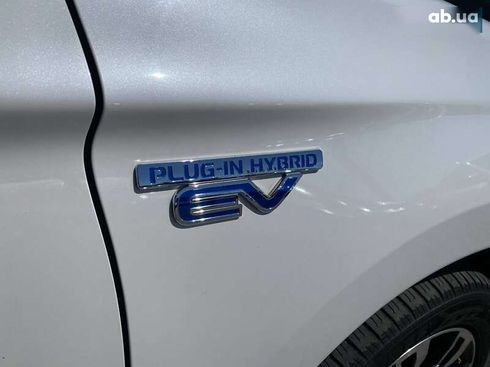 Mitsubishi Outlander 2018 - фото 9