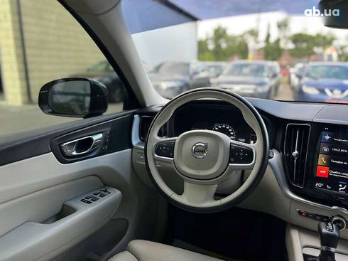 Volvo XC60 2018 - фото 11