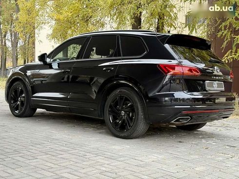 Volkswagen Touareg 2022 - фото 20