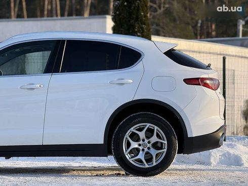 Alfa Romeo Stelvio 2020 - фото 16