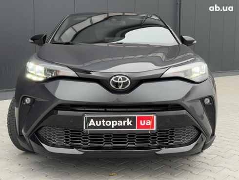 Toyota C-HR 2022 серый - фото 2